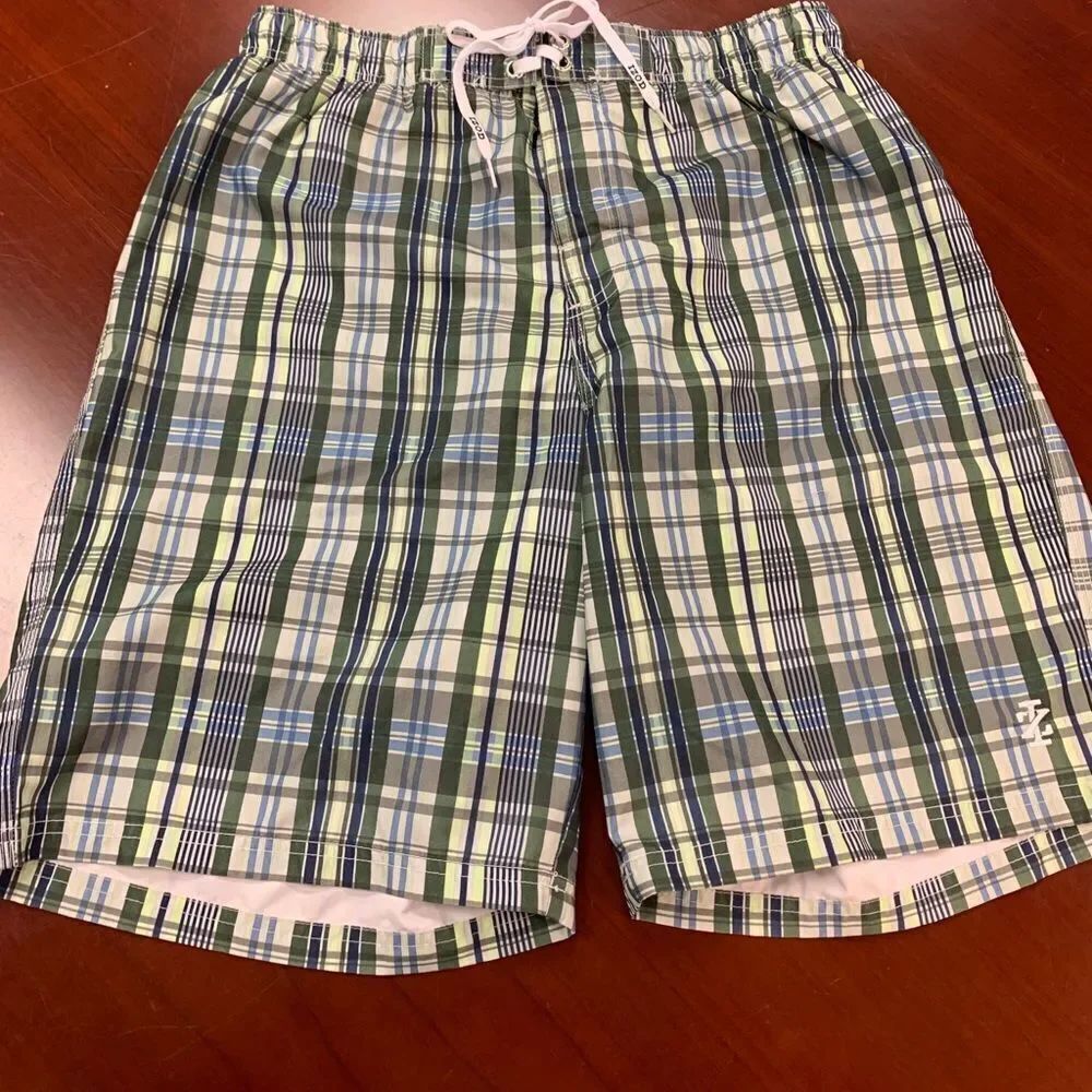 IZOD Men’s Green Plaid Swim Trunks sz L
